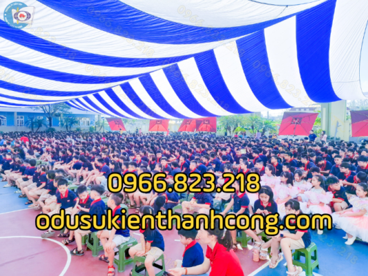 Dù Che Sân Trường Đẹp