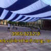 Dù lớn che sân trường