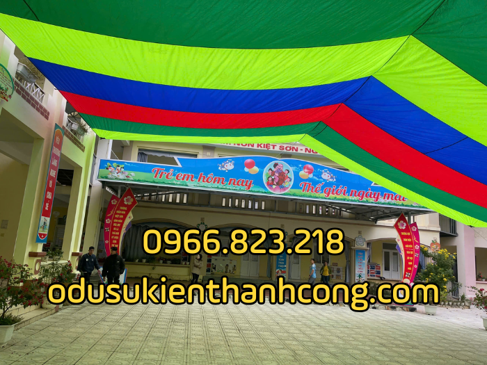 Dù che sân trường 2 mái chạy cáp
