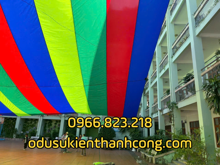 Dù che sân trường sự kiện tiện lợi