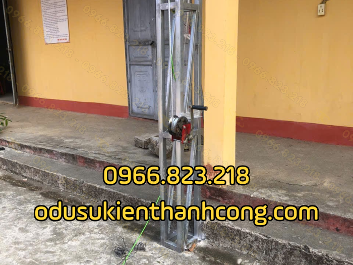 Tời quay tay kết hợp với dù che nắng