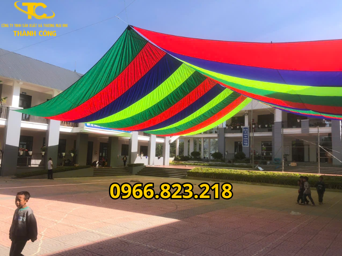Dù che nắng ngoài trời